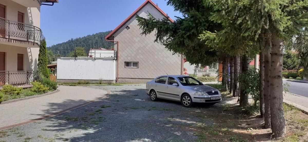 Apartments With A Parking Space Fuzine, Gorski Kotar - 19537 Buitenkant foto